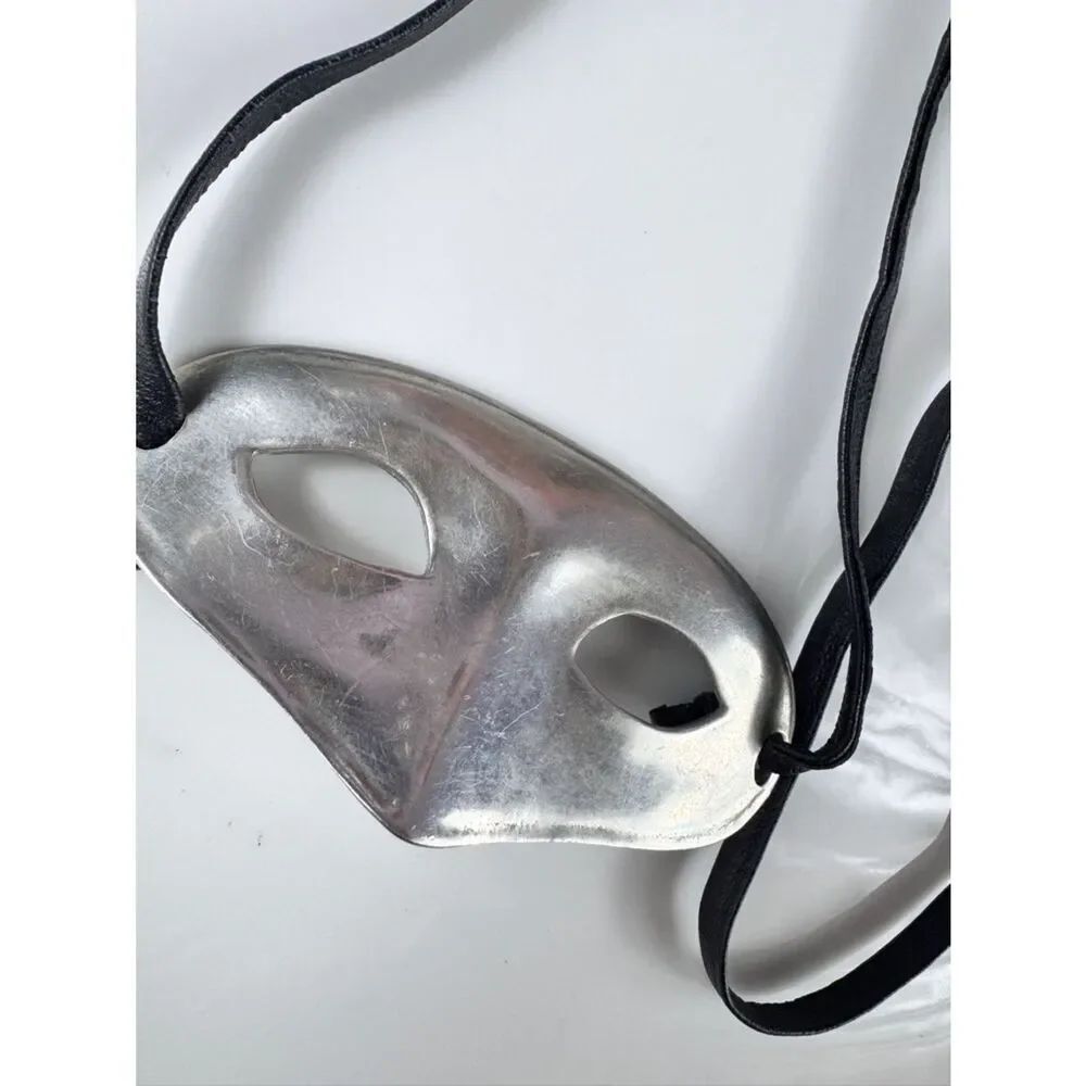 Christopher Ross Belt Buckle Mask